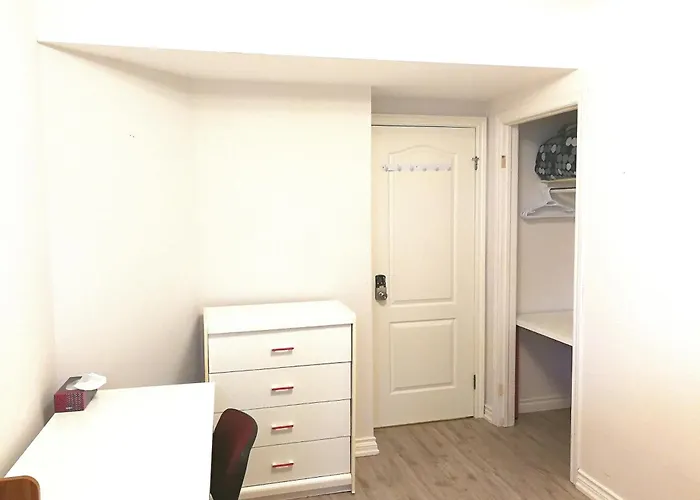 Soho, Comfortable With Free Parking Spot On Basement