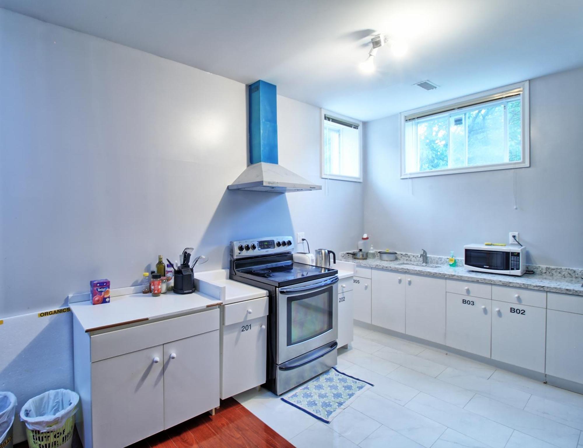 Soho, Comfortable With Free Parking Spot On Basement Homestay *